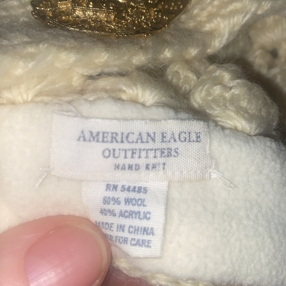 American Eagle hand knit beanie hat with filigree broach - Picture 4 of 4